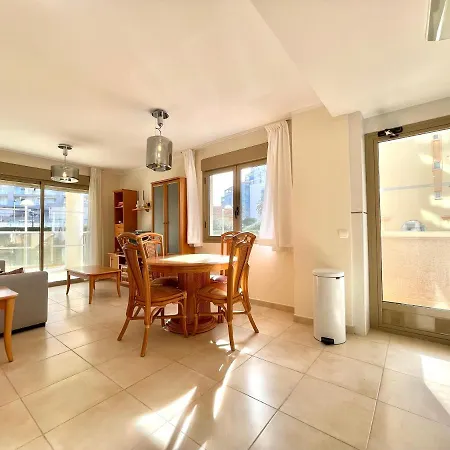 Apartment 2 Bedrooms In Larimar *
